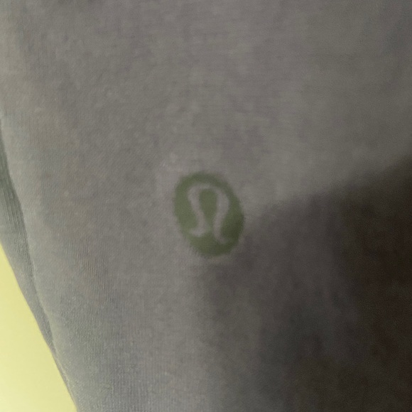 Men’s Purple Lululemon Active T Shirt - Picture 2 of 3
